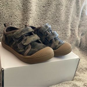 Cat & jack shoes